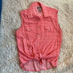 WRANGLER Sleeveless Snap Shirt. Medium. Red and White.